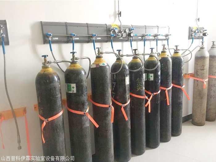 一个集中的气瓶间可以节省有限的实验室空间,更换钢瓶时不需要切断气