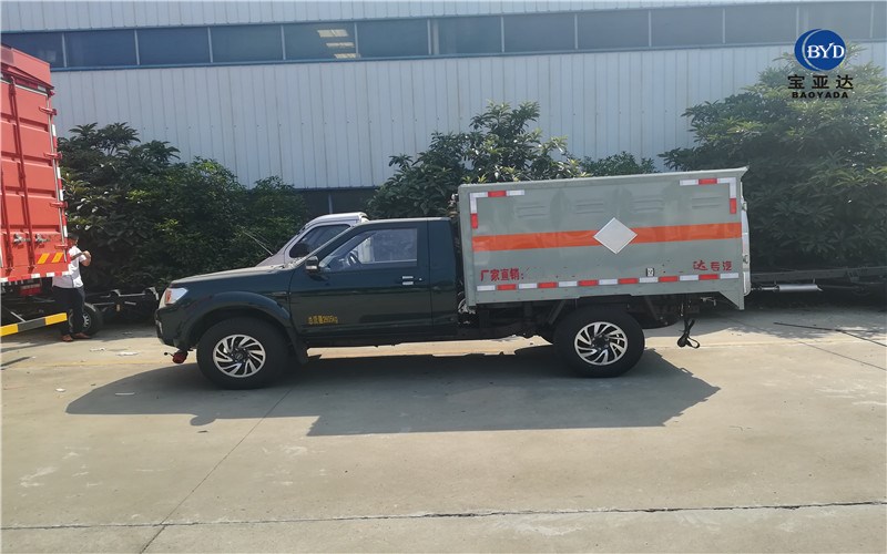 厂家直销国六皮卡爆破器材运输车
