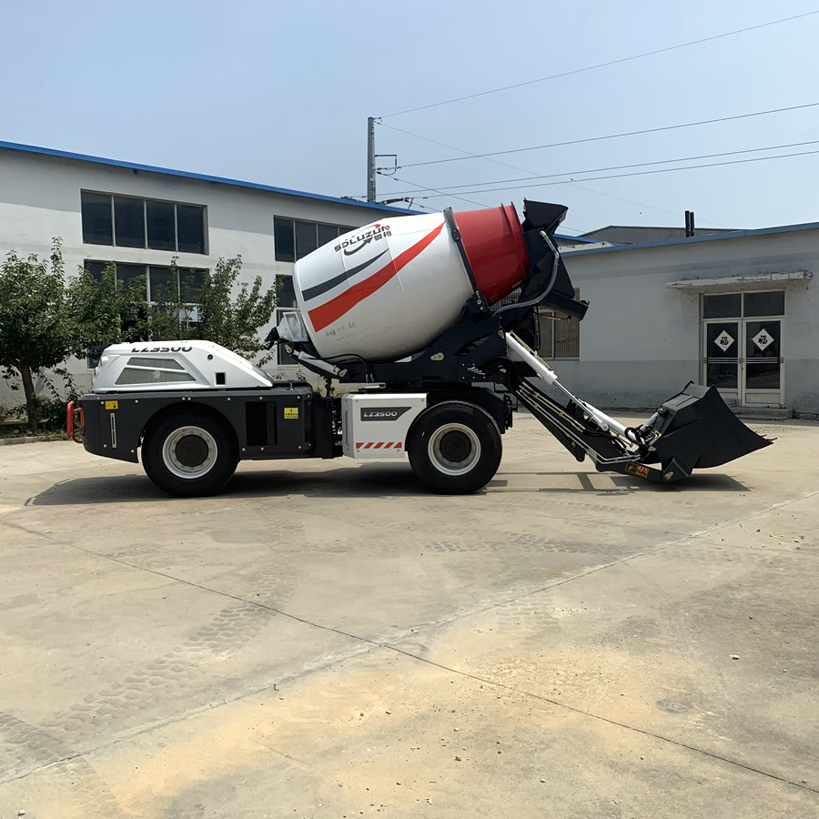 贵溪4000型移动全自动搅拌车鲁樽自装载一体搅拌车视频