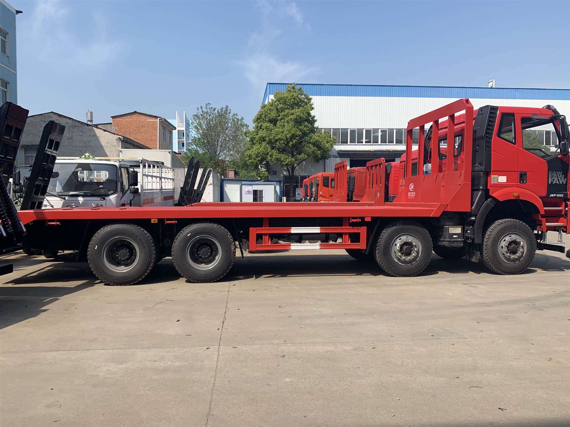 解放j6前四后八挖机拖车 35吨工程机械运输车