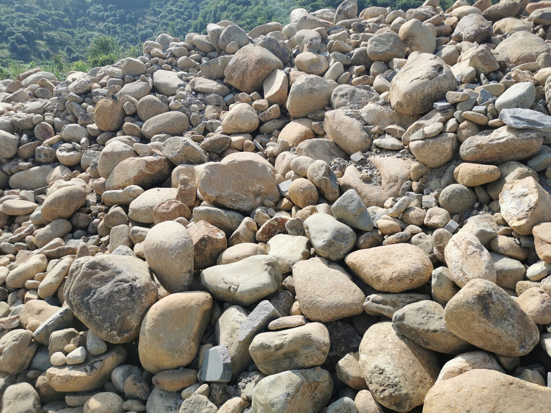 天然鹅卵石厂家 景洪市鹅卵石价格小溪石河滩石