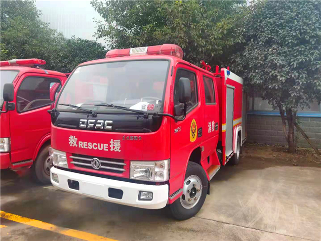 四驱皮卡森林消防车 4吨小型单桥消防车 泡沫消防车