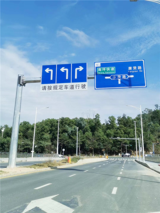 道路指示牌价格深圳交通标志牌厂家公路标志杆