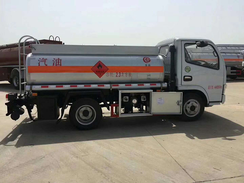 延安蓝牌油罐车 2-8吨小型加油车 国五国六油罐车包上户分期