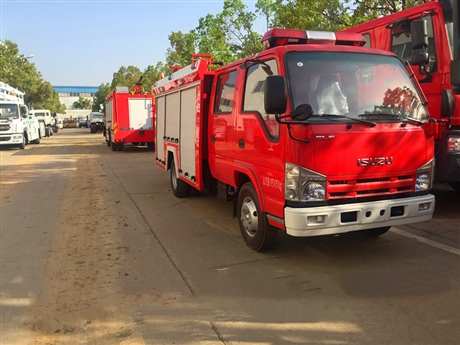 五十铃600p泡沫水罐消防车3吨消防车厂区专用消防车