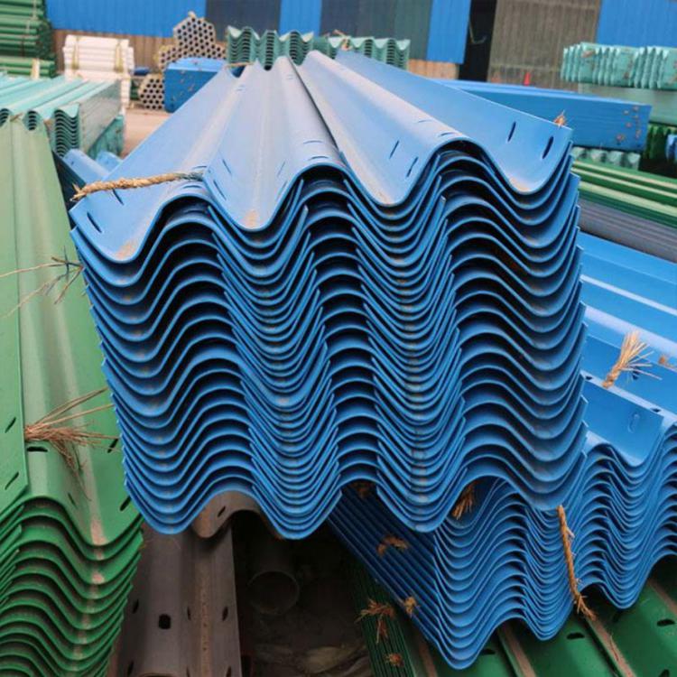 北流三波护栏垫板施工公路桥梁护栏a级波形护栏和b级波形护栏