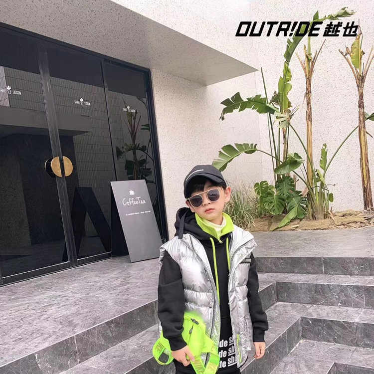 品牌童装折扣越也童装网红直播爆款厂家一手货源