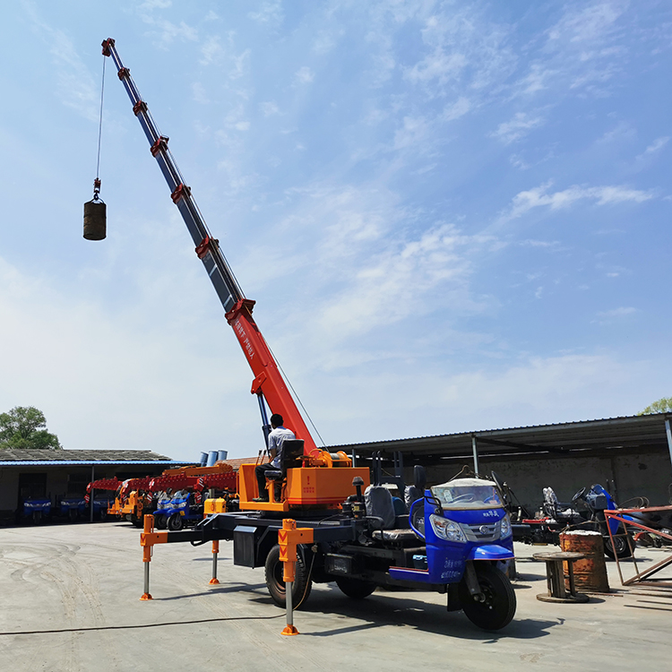 小型吊车 三轮液压吊车 三轮随车吊车 5吨3米7节 全