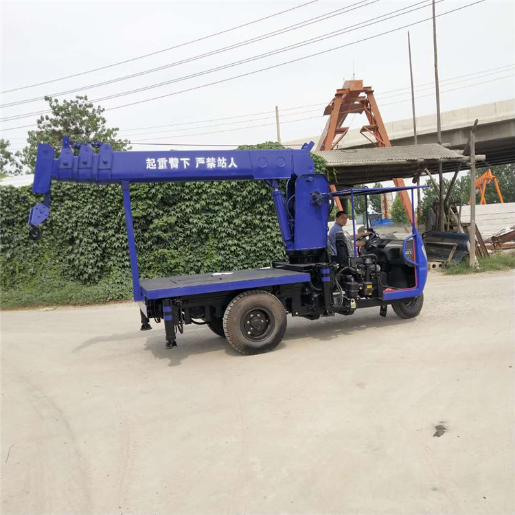 3吨农用三马子小型自备吊三轮自制随车吊拔水泵用小型吊车厂家