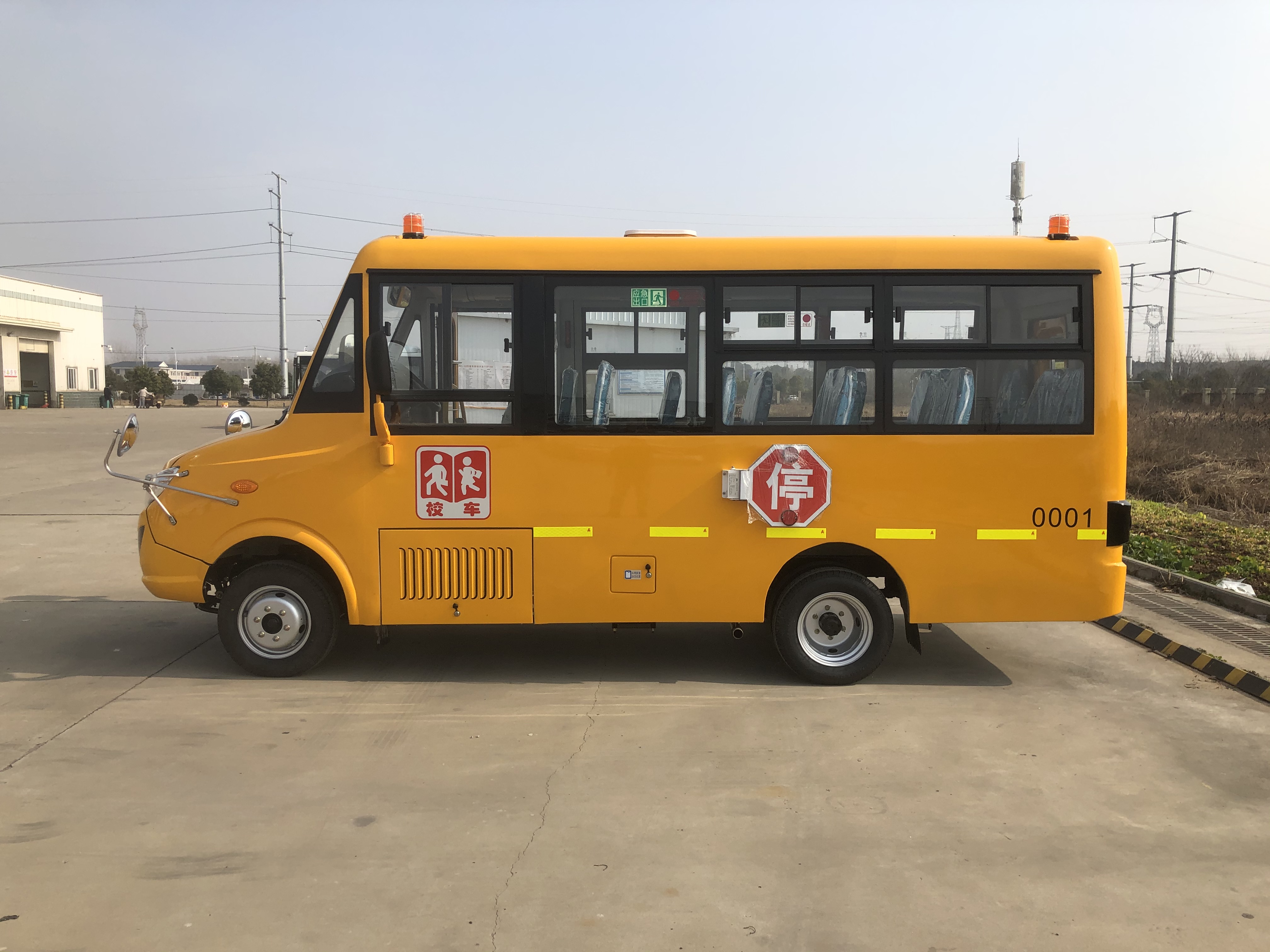 东风校车 19座幼儿校车价格