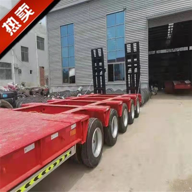 十三米轻型低平板半挂车重型工程机械运输板车厂家生产