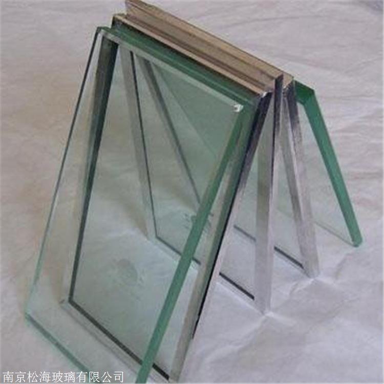 设计选用防火玻璃时,需注意玻璃板块的尺寸与耐火性能等级的对应关系.