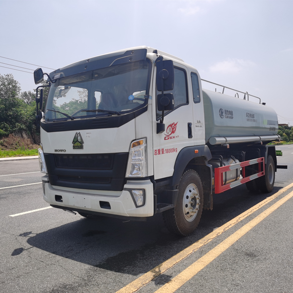 程力集团重汽豪沃洒水车 14方重汽豪沃绿化喷洒车