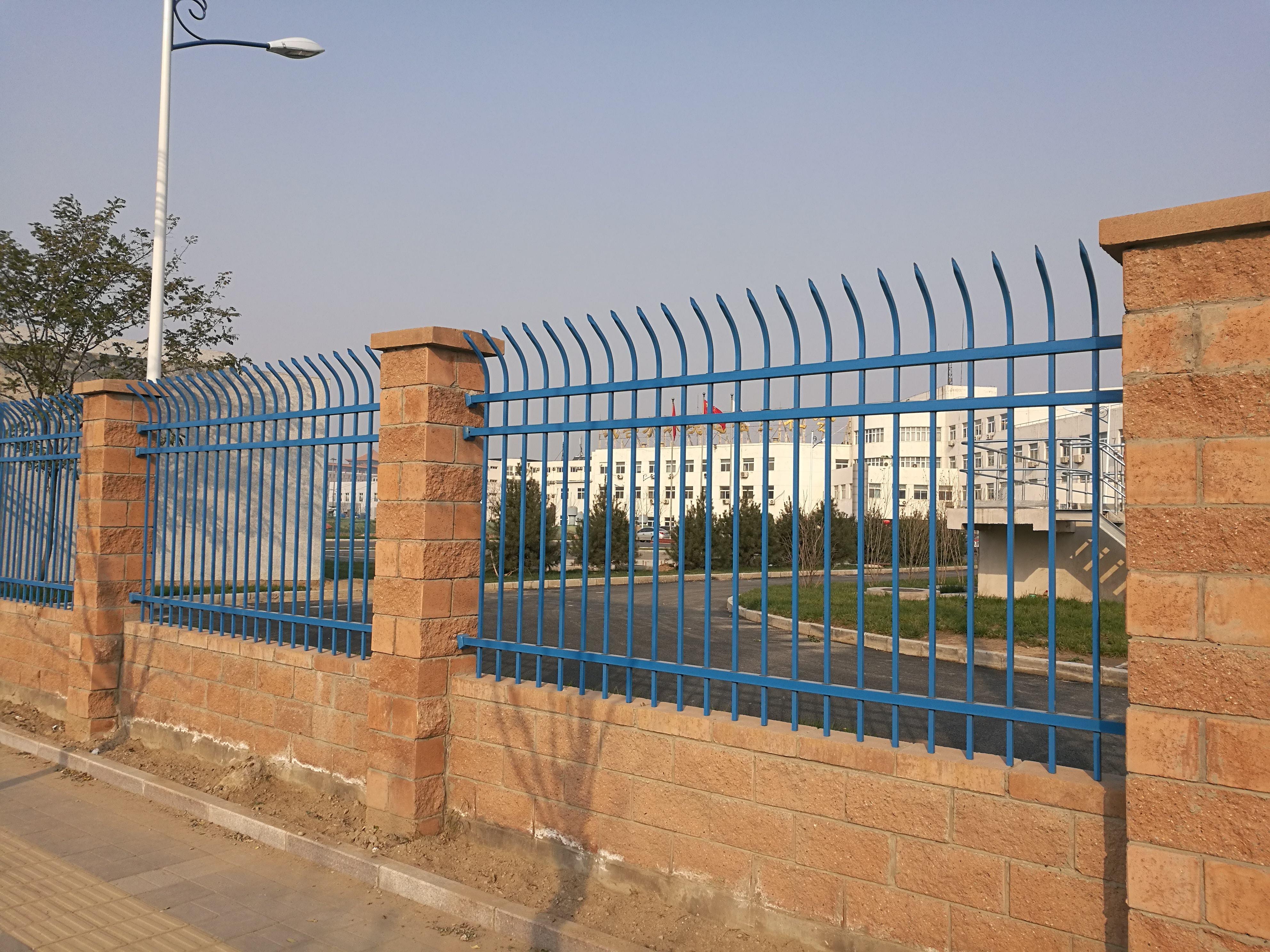工地工厂铁艺围墙护栏围栏 厂家定制小区别墅护栏网 喷塑锌钢护栏