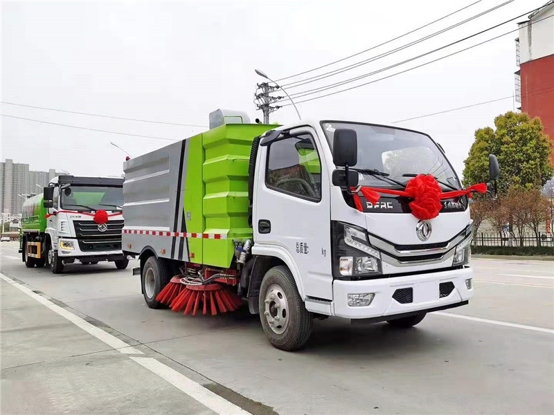 国六新款东风小多利卡扫路车 街道马路5方清扫车价格