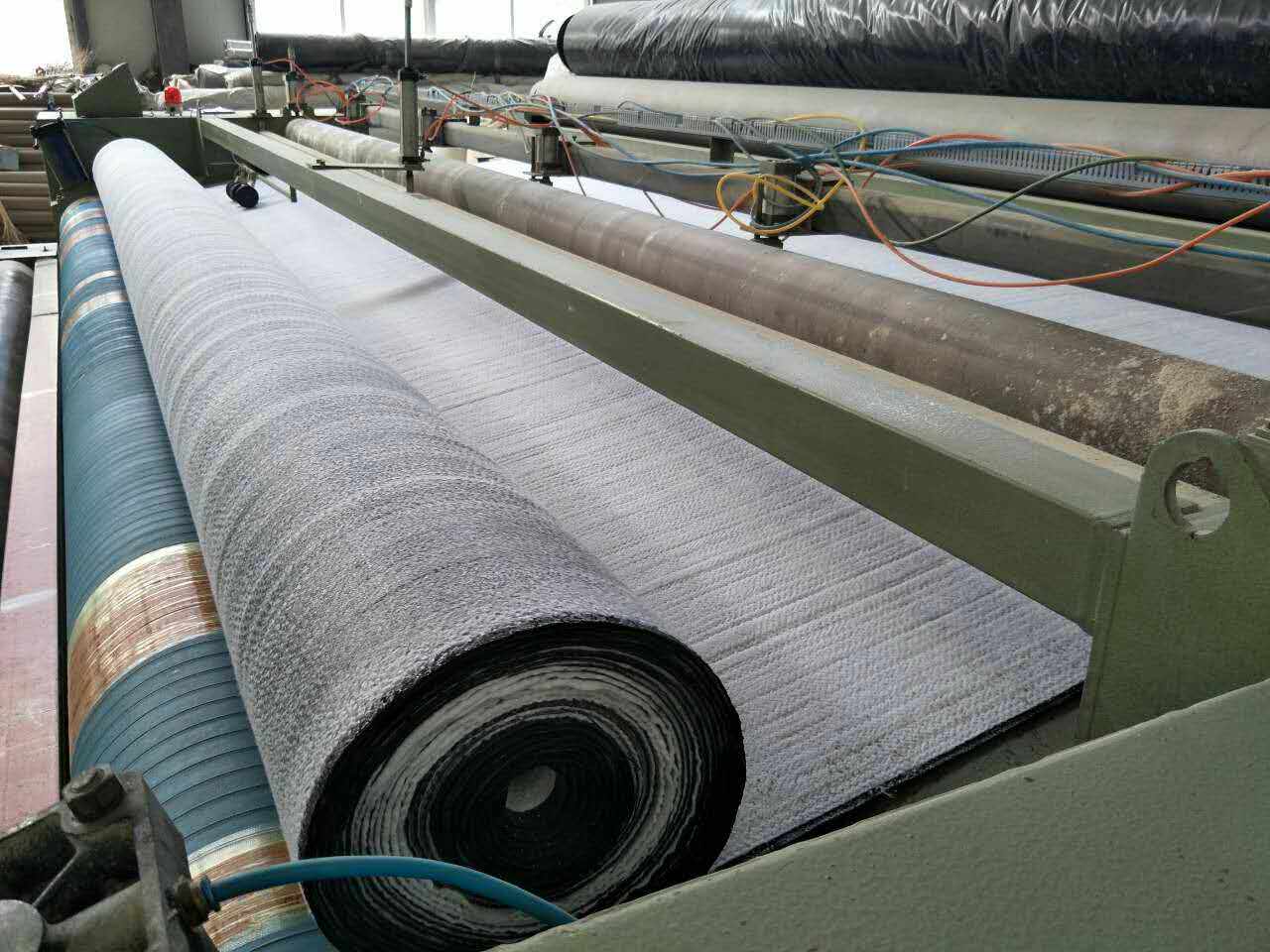 膨润土防水毯生产 山东钠基膨润土防水毯供应 景观湖