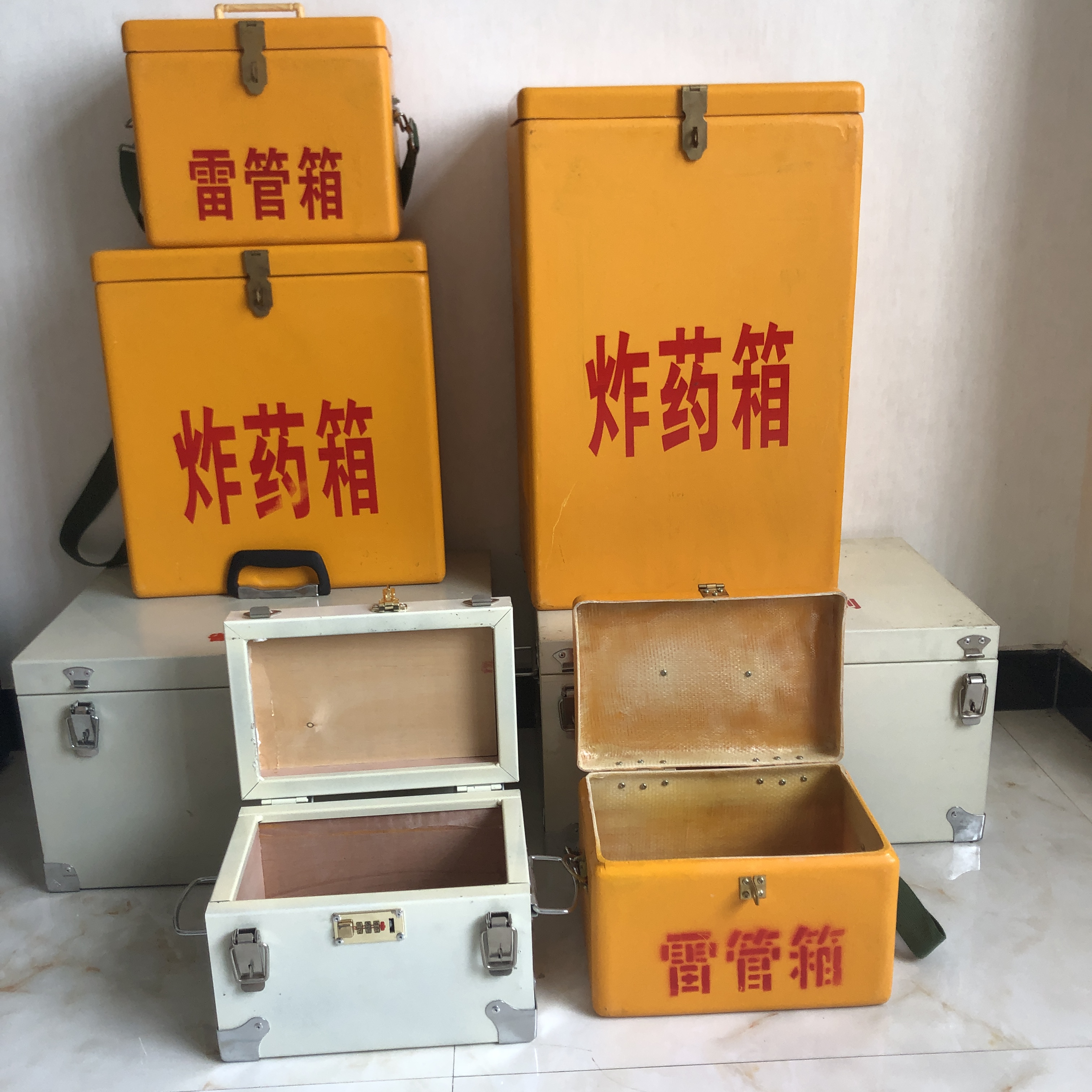 炸药箱厂家 玻璃钢炸药箱型号厂家