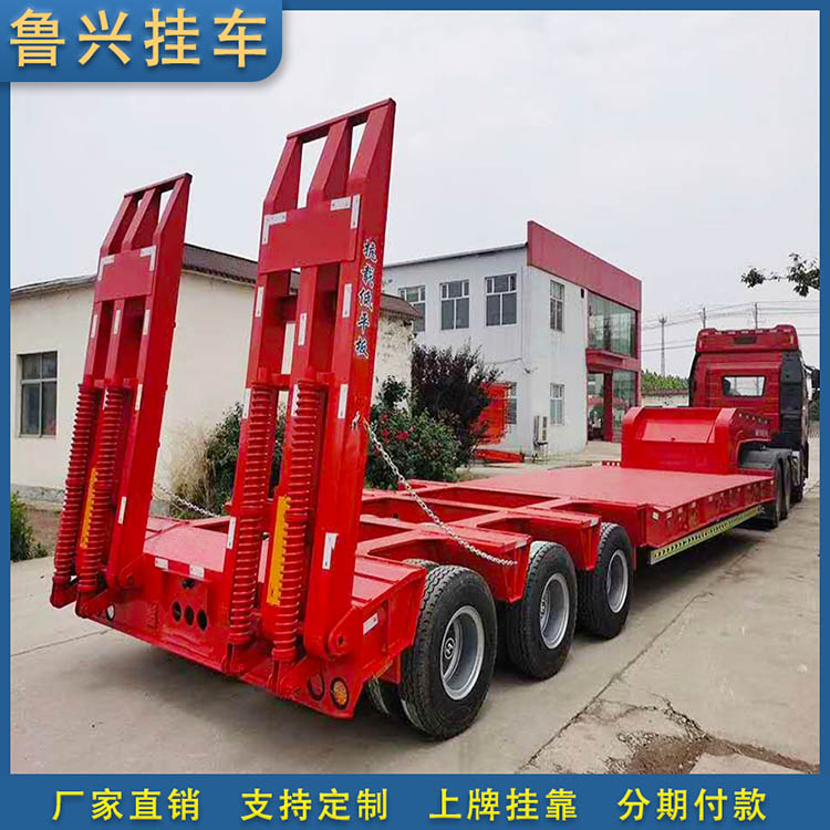 勾机板半挂车厂家定制 轻型两轴低平板半挂车 直梁低