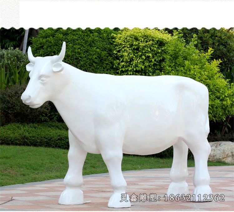 玻璃钢白色牛雕塑