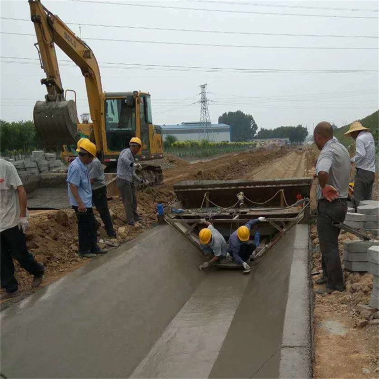 路边排水沟渠衬砌机农村水利沟渠成型机农村水渠衬砌机