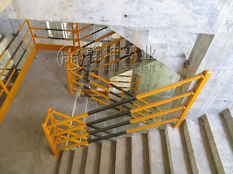 工地楼梯防护栏供应工地楼梯维护栏杆定制化厂家