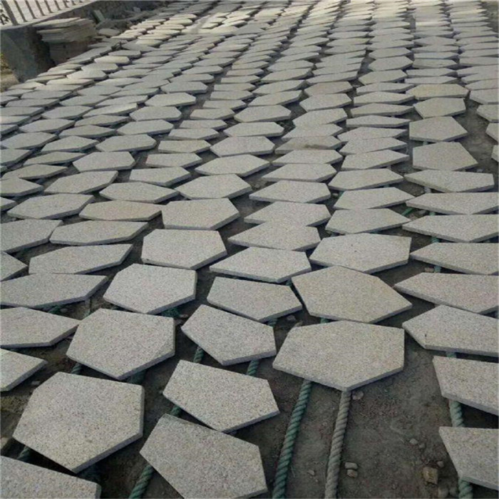 红色花岗岩碎拼灰色碎拼贴地销售厂家