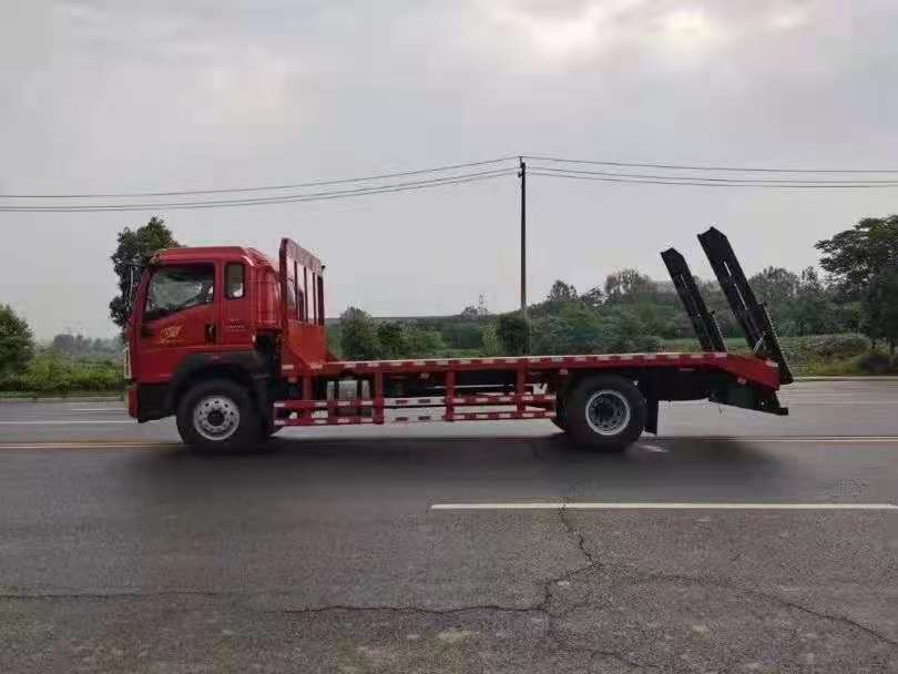 烟台小挖机平板运输车 解放9.6米平板拖车