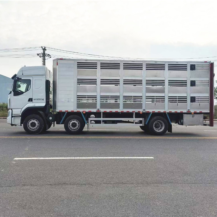 96米牲畜运输车9米6单桥拉猪车柳汽三轴分3层拉猪车