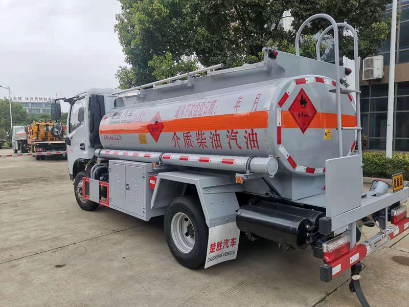 苏州油罐车 5吨油罐车 东风5吨加油车 国六5吨油罐车配置价格