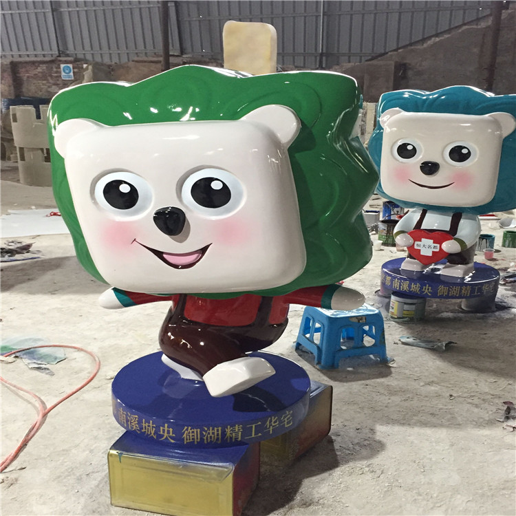 广东玻璃钢卡通雕塑工厂定制吉祥物卡通雕塑恒大花园景观雕塑