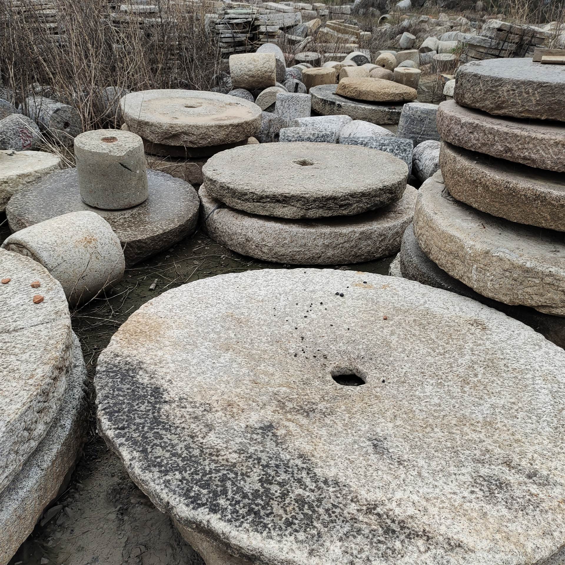 农村天然老碾盘 园林建设花岗岩旧磨盘 批发厂家陕西地区