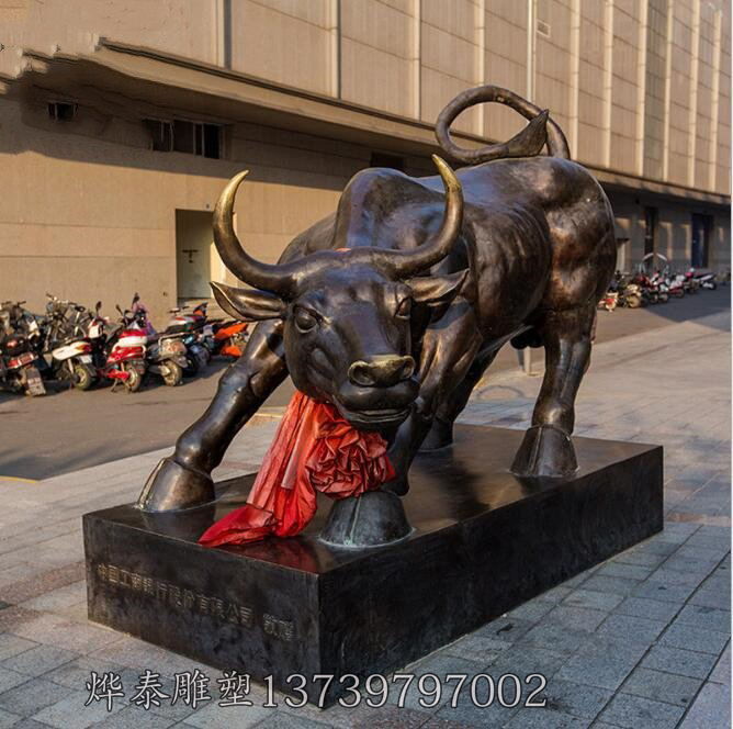 华尔街铜雕牛图片