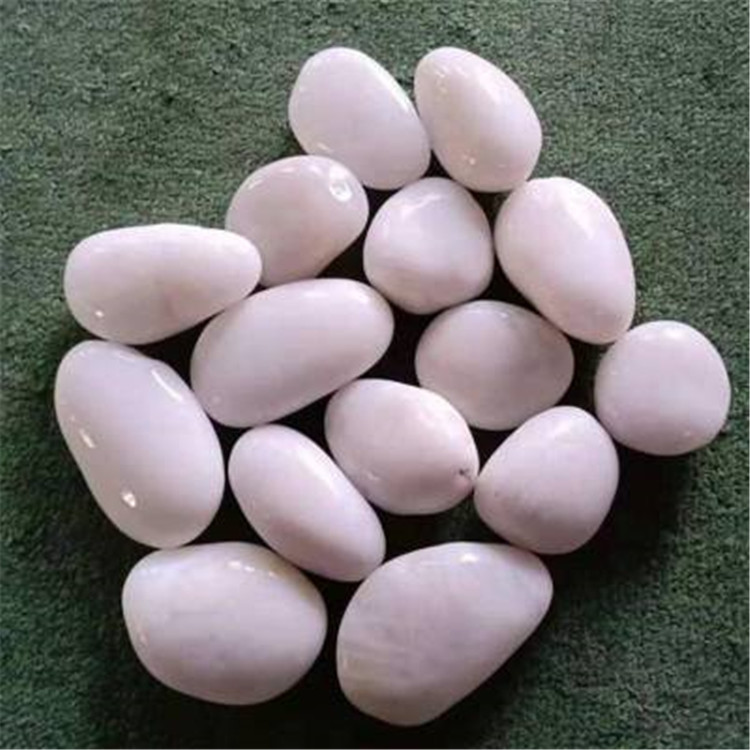 天然鹅卵石位于黄河中游河南境内两岸,分布着大量的鹅卵石,有石英质