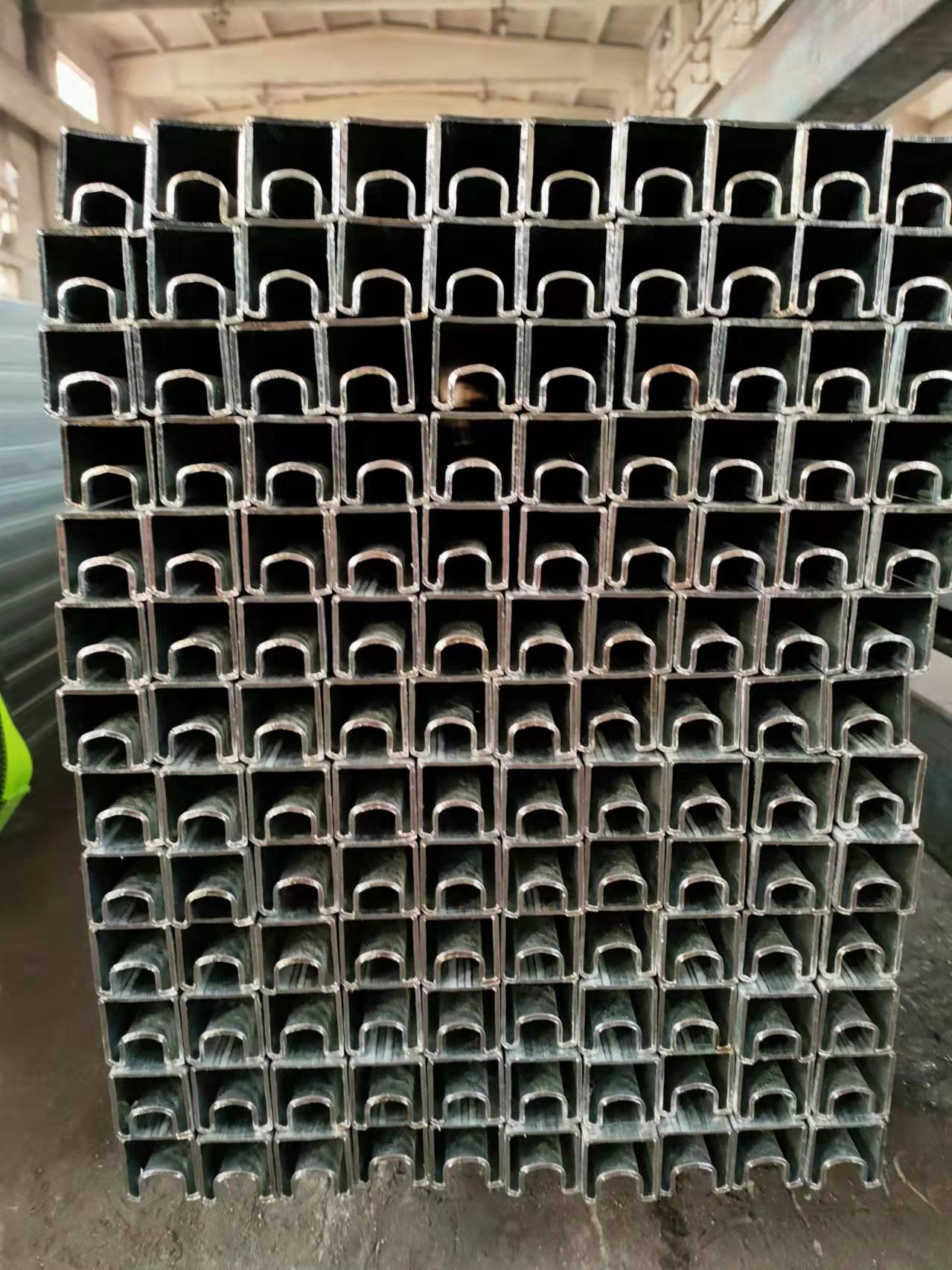冷镀锌3232凹槽管生产厂家锌钢护栏凹槽钢管