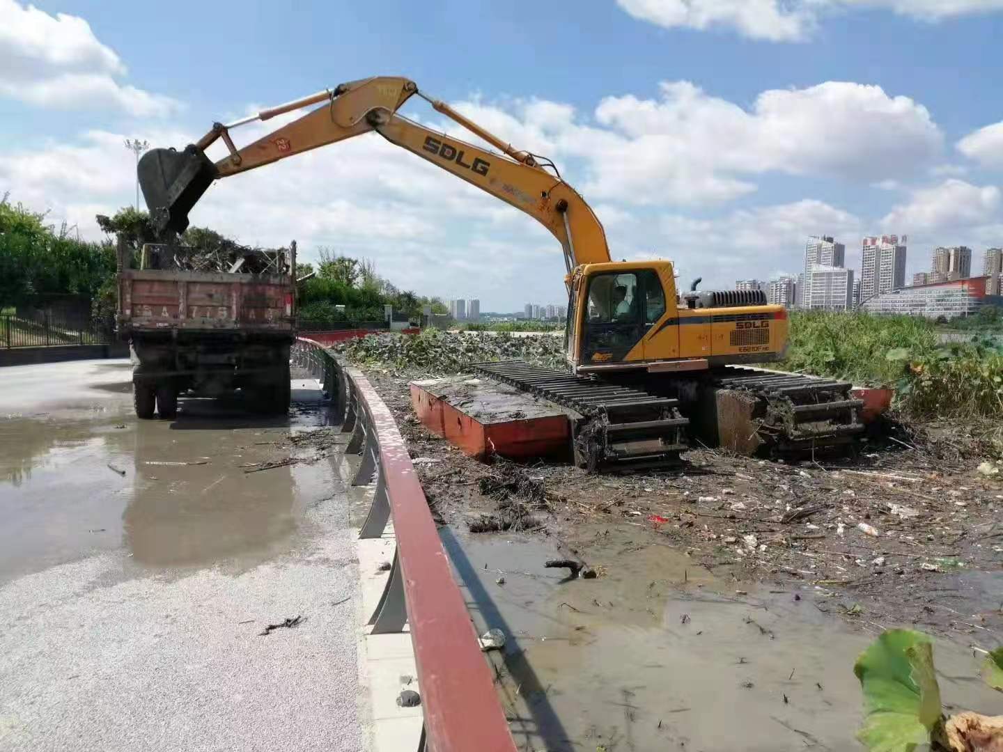 上饶河道清淤水挖机出租长臂