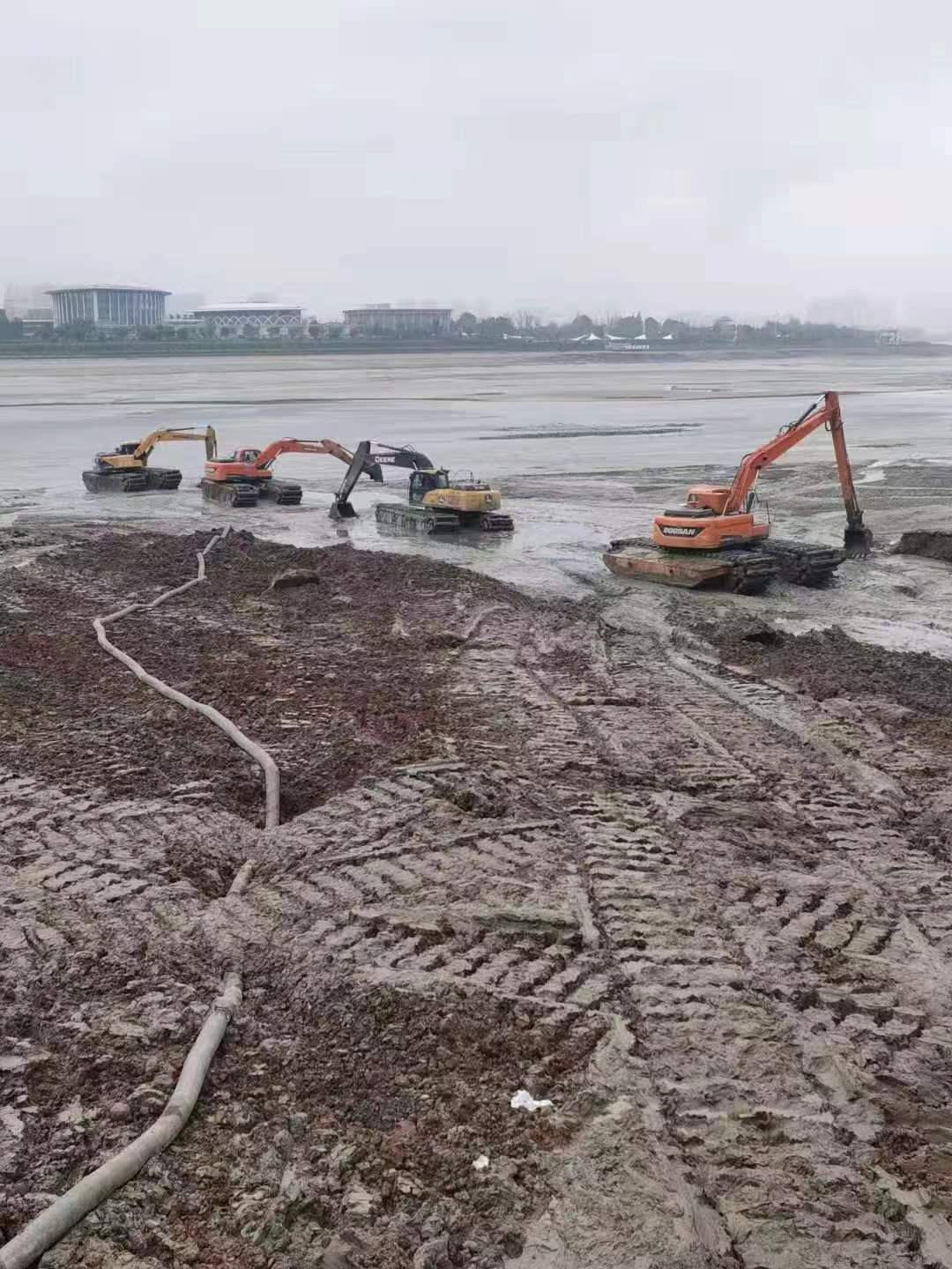 嘉峪关浮筒水路挖机出租挖土机