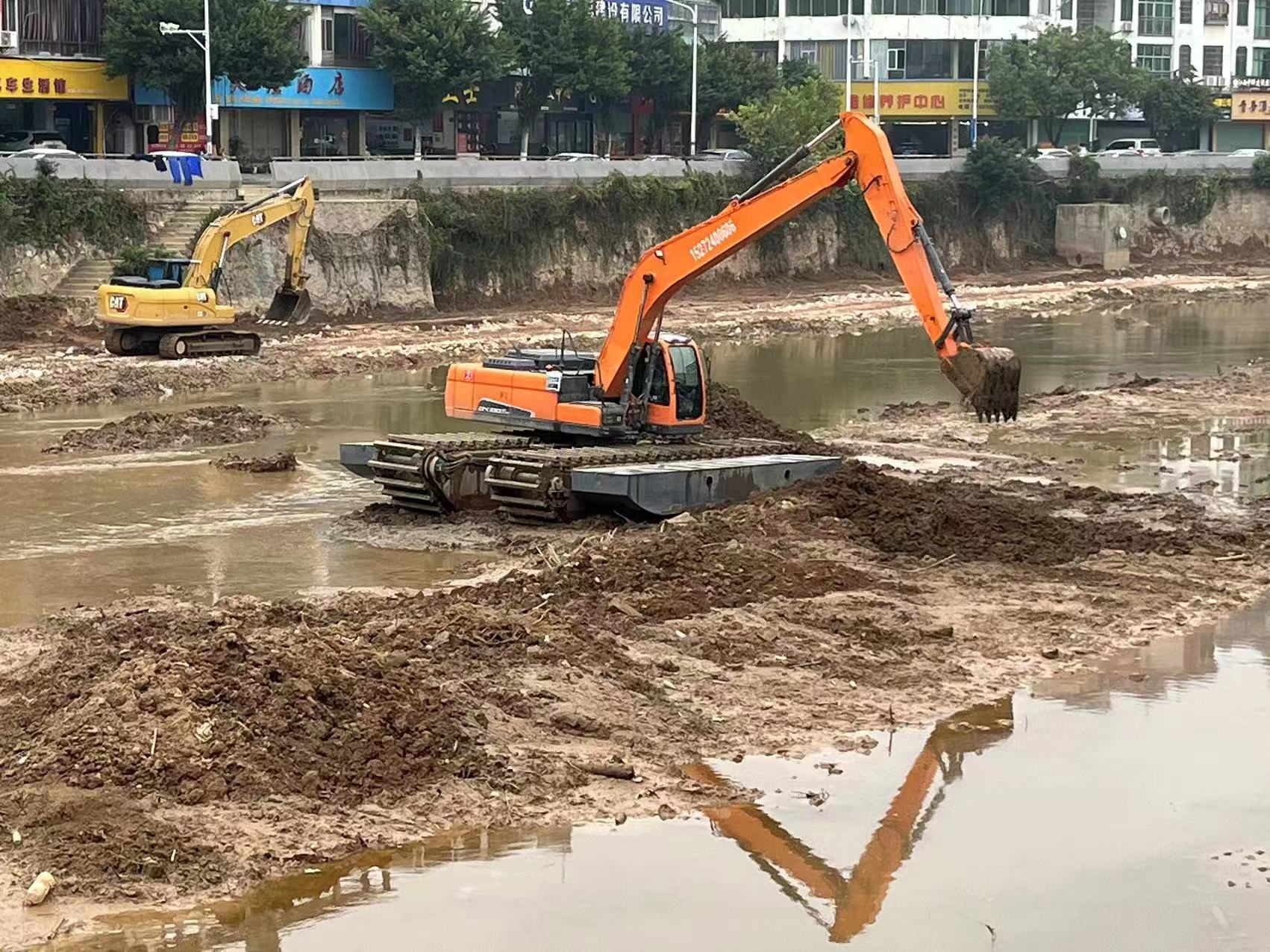 湘潭水陆挖机河道清淤平台服务