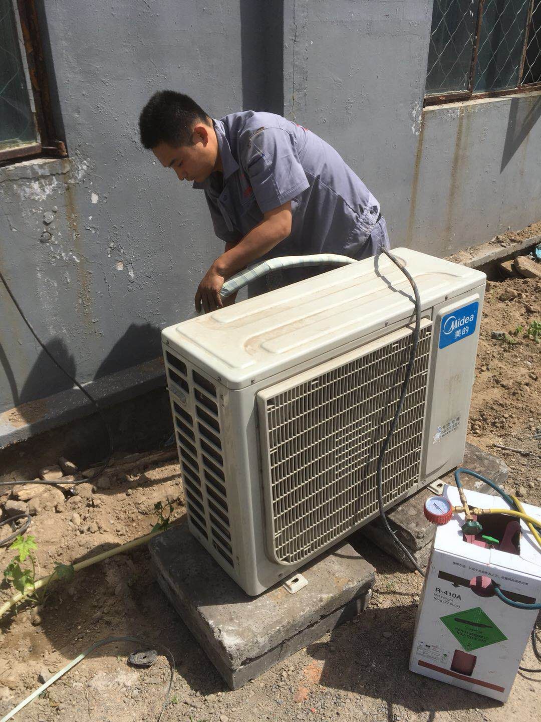 深圳空调师傅电话-爱联格力空调排水管维修