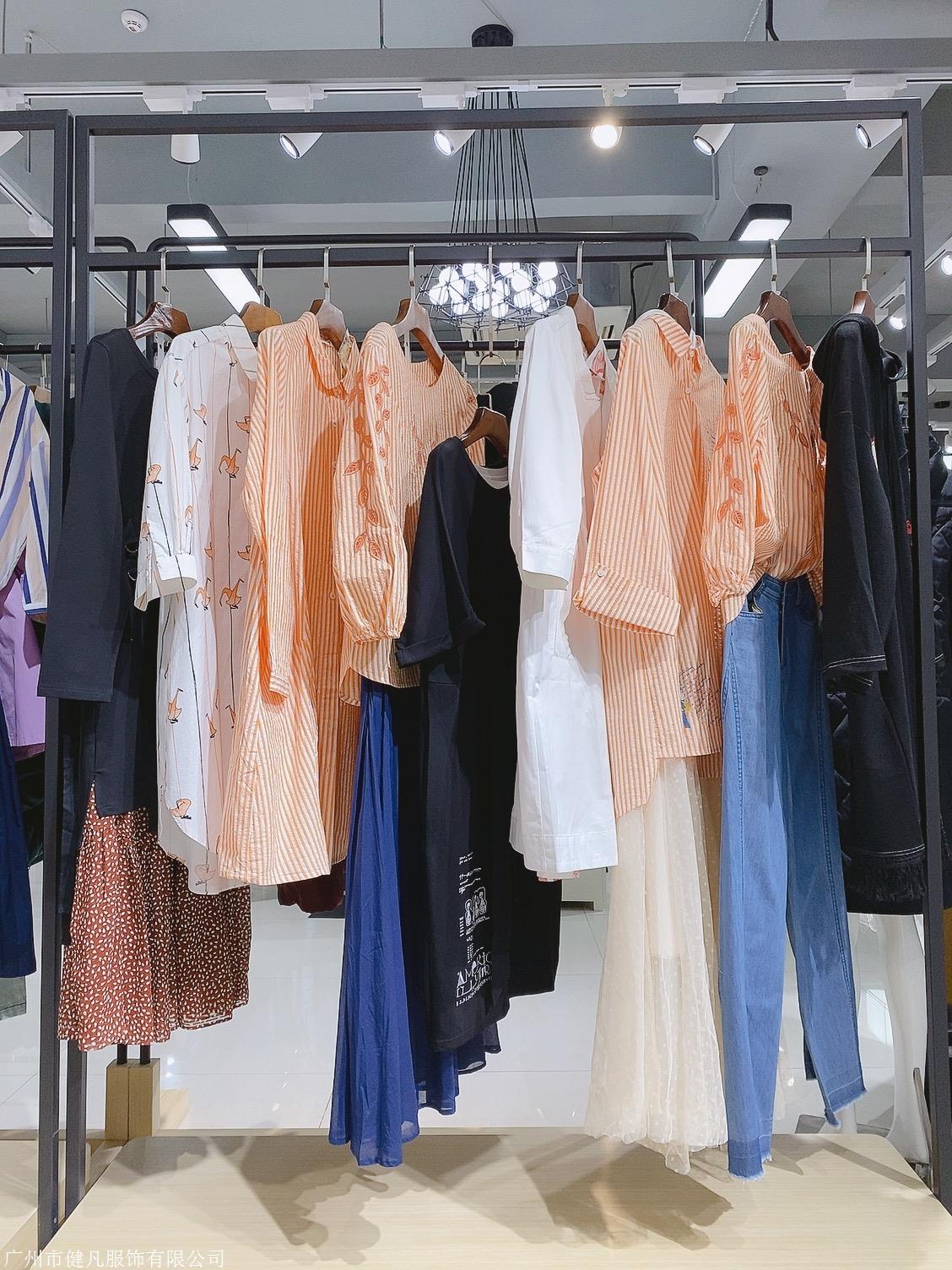 香港原创品牌素言 田园小清新秋冬女装 当季品牌折扣新款走份