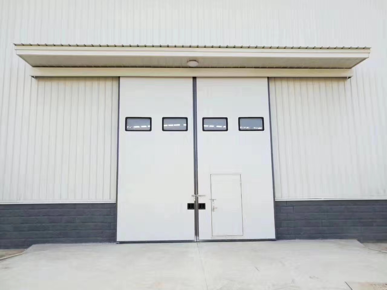 阔福折叠门平移门工业门阔福门业有限公司