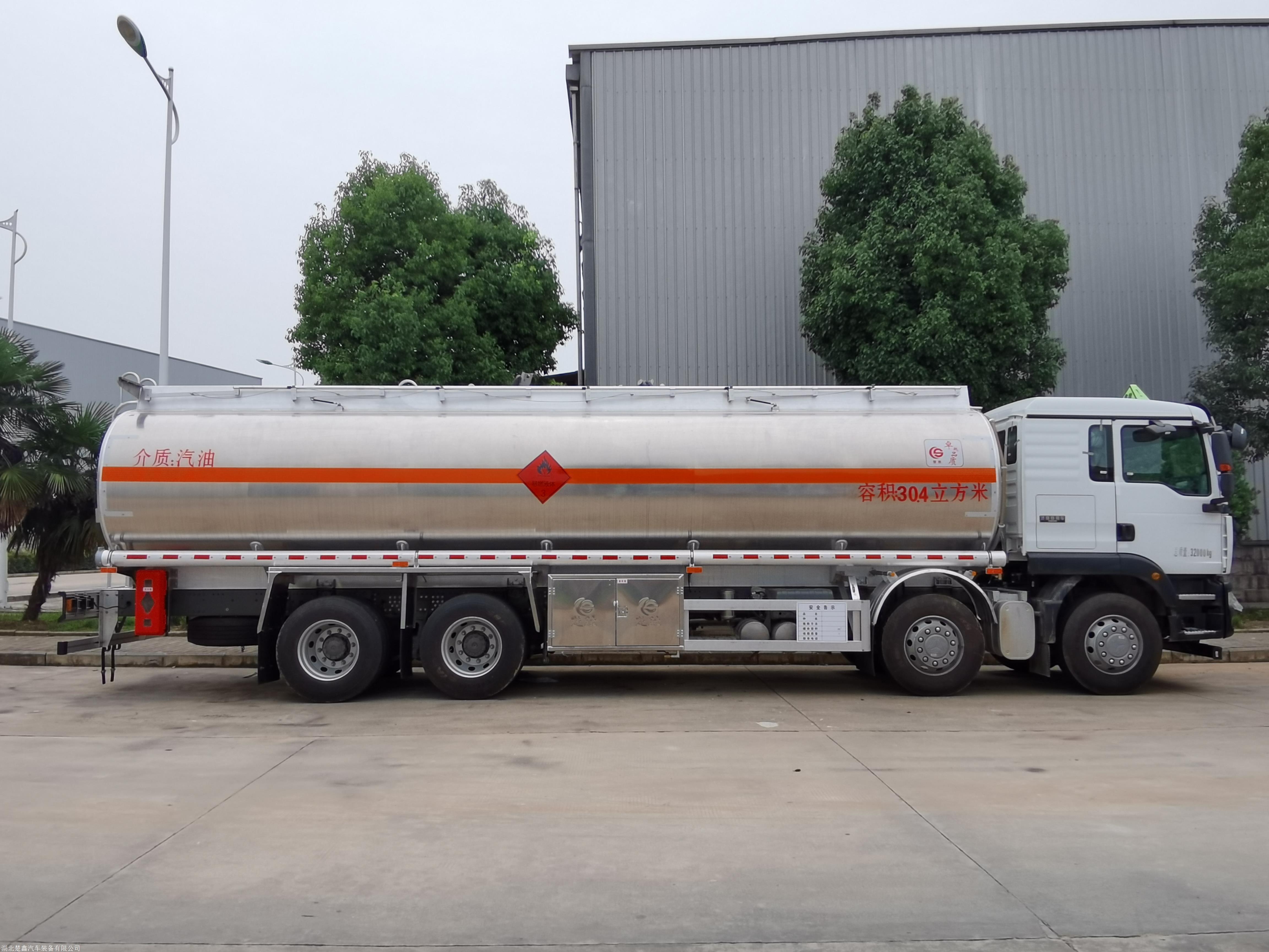 汕德卡350马力德国曼发动 汕德卡油罐车 厂家直销22吨油罐车