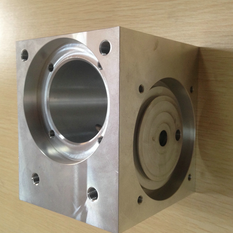 铝型材挤压,铝材深加工(据切,冲孔,工丝,数控铣,cnc加工),产品表面