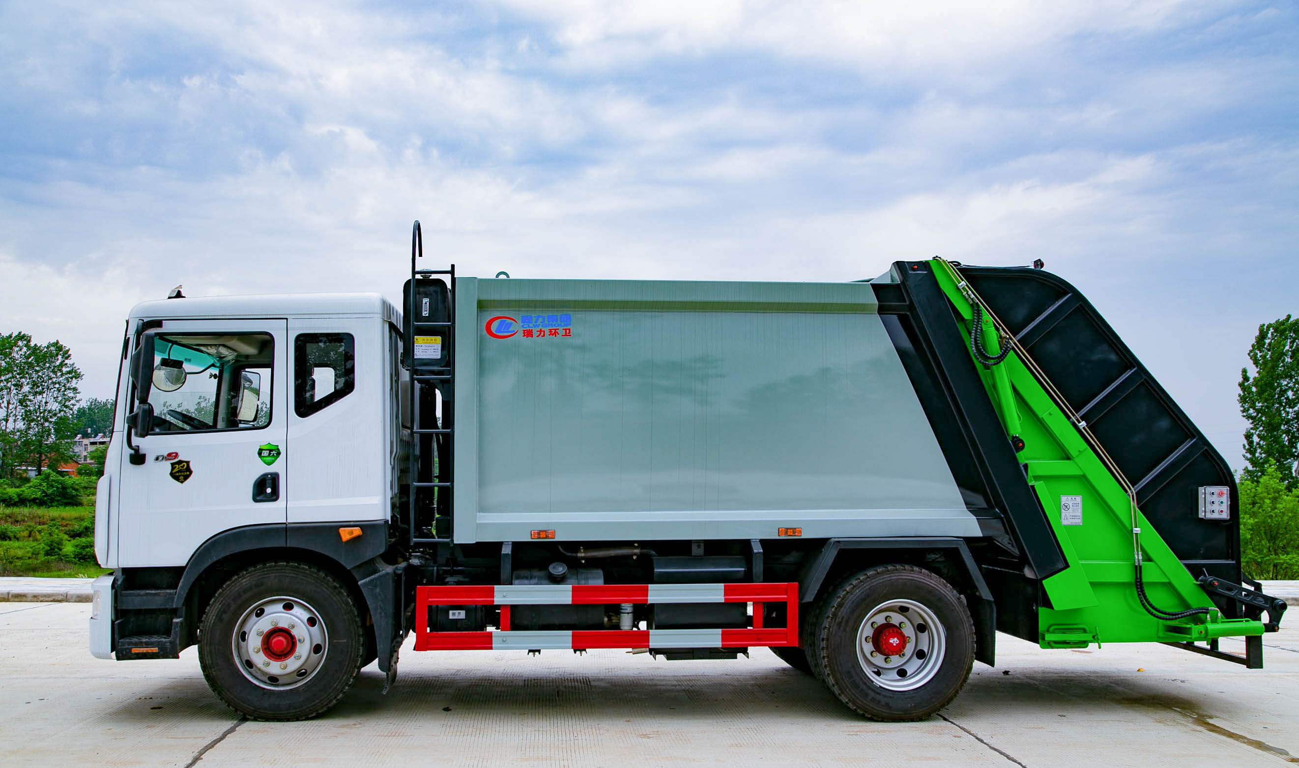 国六多利卡压缩垃圾车图片及参数