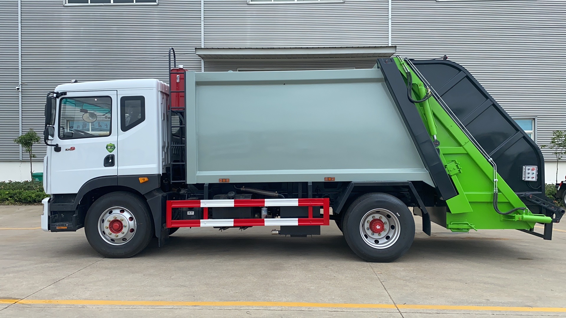 国六压缩垃圾车东风d9压缩垃圾车后装压缩式垃圾车上户无忧