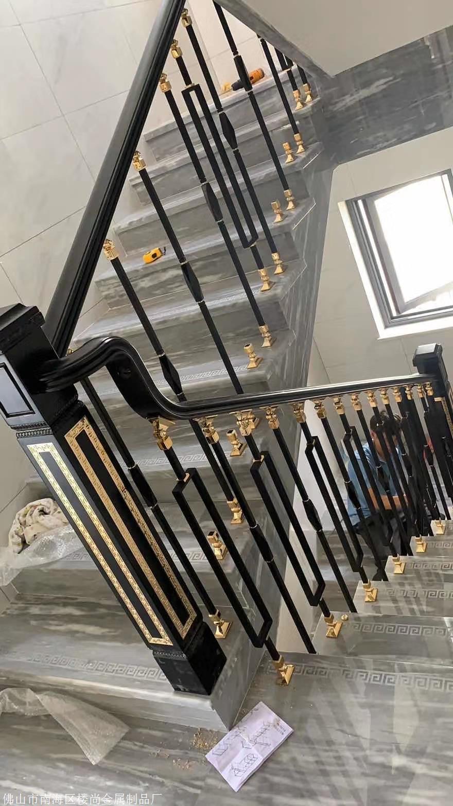 农村自建房楼梯扶手 轻奢楼梯扶手定制