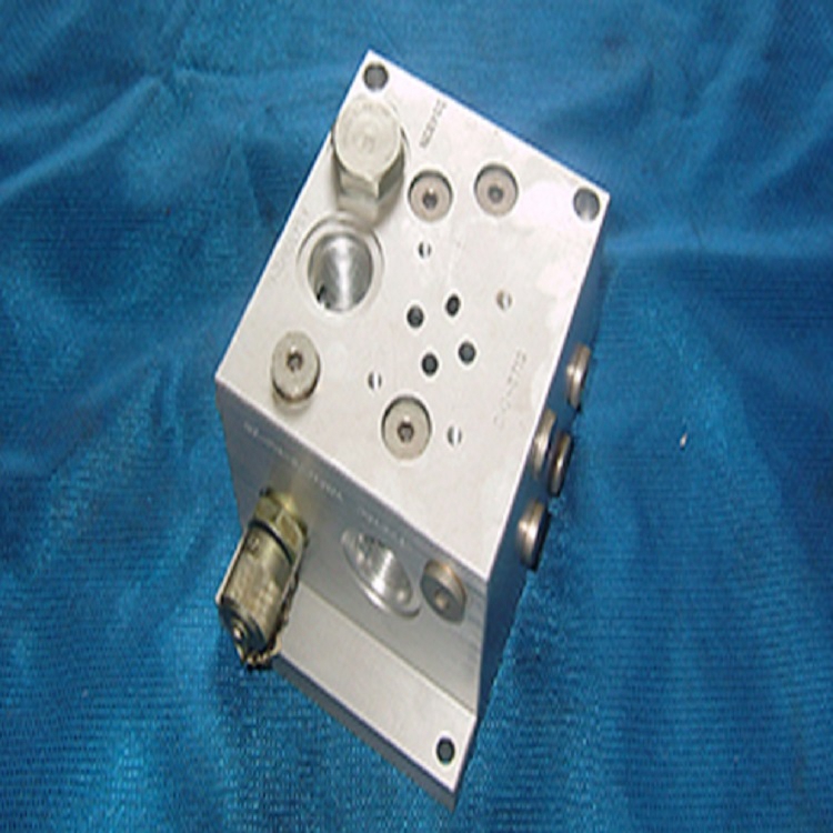 液压阀体精加工