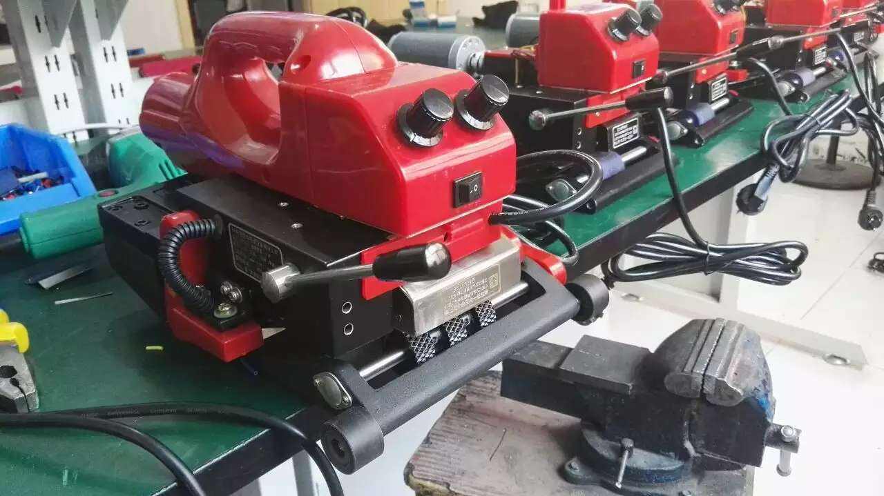 防水板爬焊机三缝爬焊机 焊土工膜用爬焊机