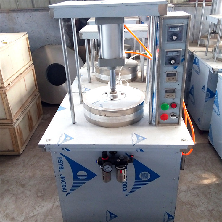 全自动超薄筋饼机数控圆形烙馍机鑫鹏机械