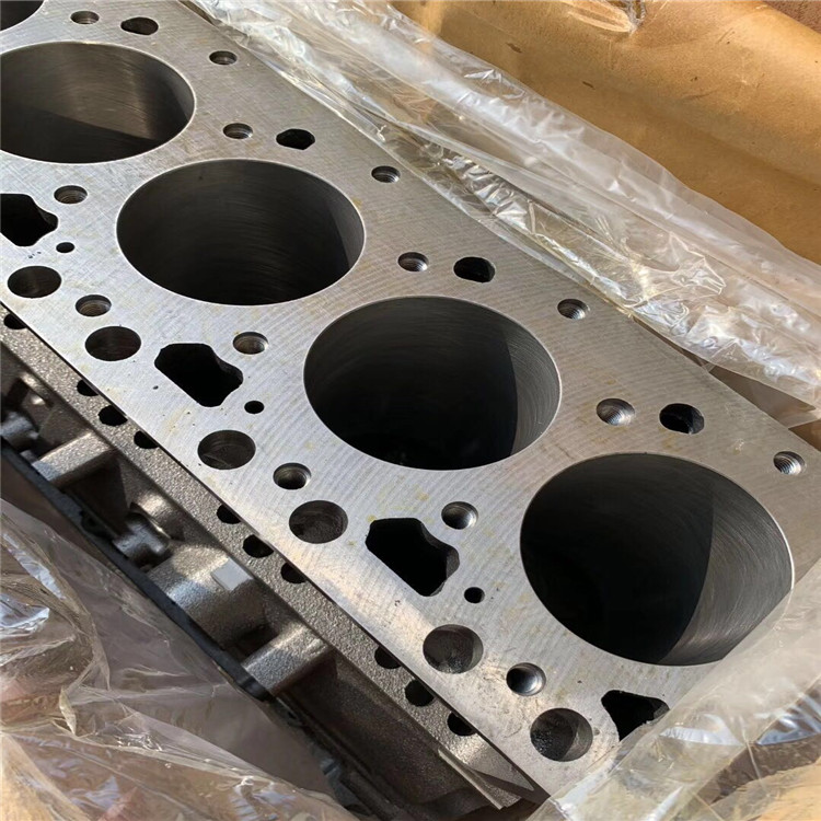 小松挖掘机发动机配件 pc200-6缸体 6d102缸体