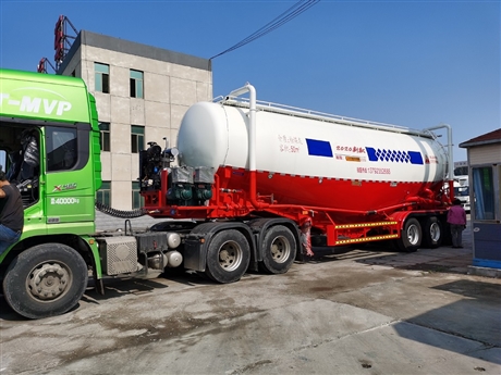 双仓散装水泥罐车专业厂家 35